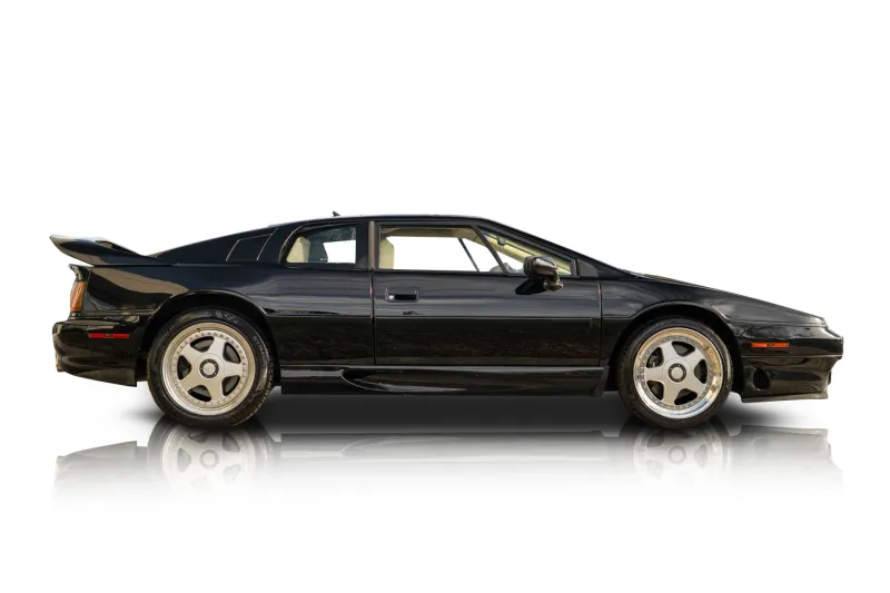An incredible side shot photo of aLotus Esprit that you should buy.