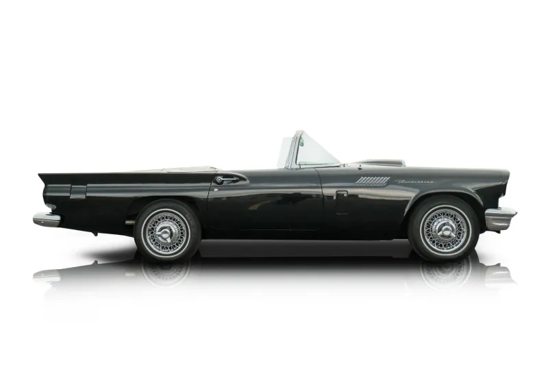 An incredible side shot photo of aFord Thunderbird that you should buy.