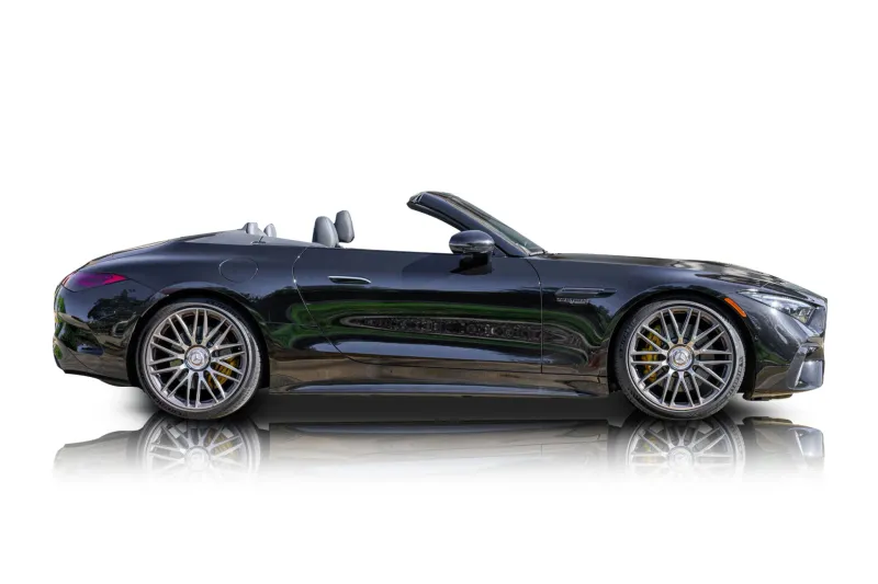 An incredible side shot photo of aMercedes-Benz SL63 AMG that you should buy.