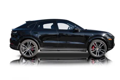 Passenger side photo of 2024 Porsche Cayenne