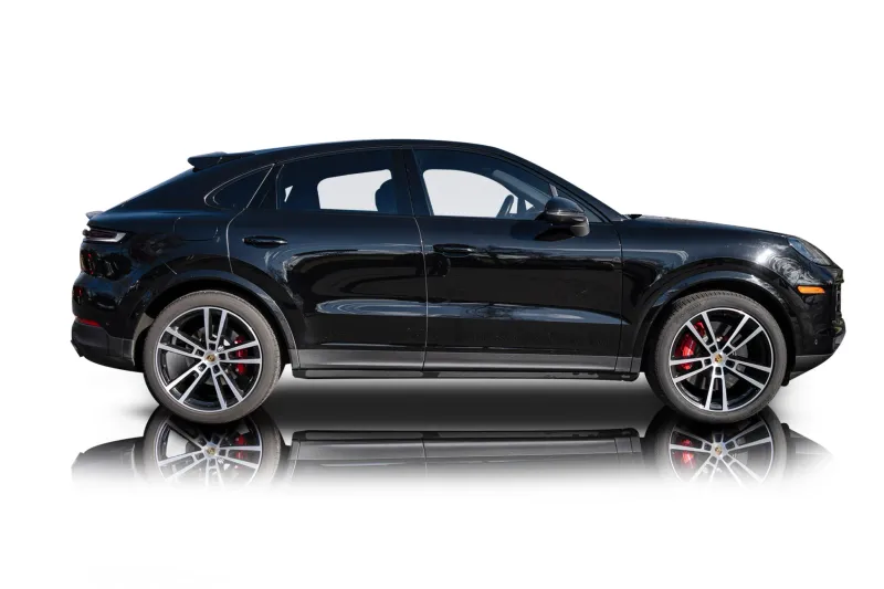 An incredible side shot photo of aPorsche Cayenne that you should buy.
