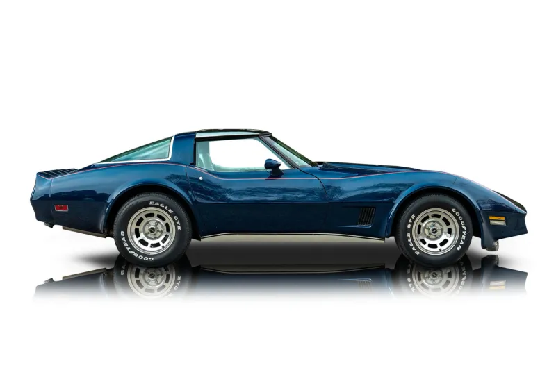 An incredible side shot photo of aChevrolet Corvette that you should buy.