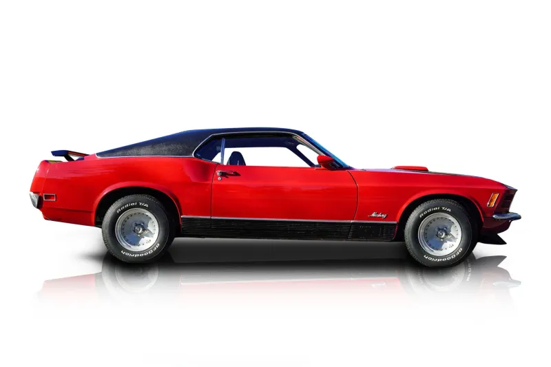 An incredible side shot photo of aFord Mustang that you should buy.