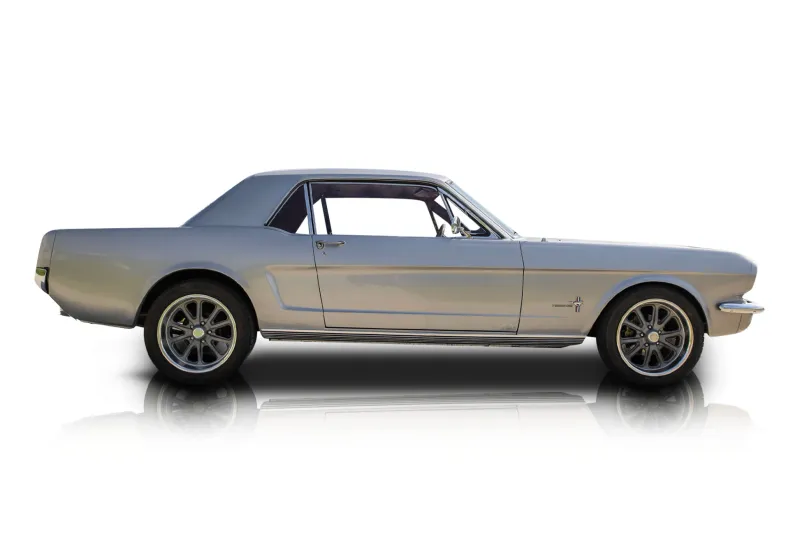 An incredible side shot photo of aFord Mustang that you should buy.