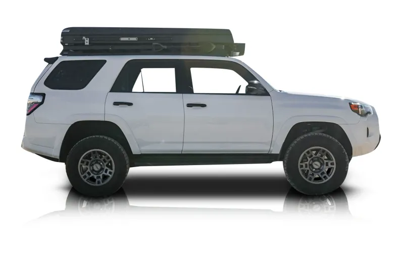 An incredible side shot photo of aToyota 4Runner that you should buy.