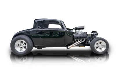 Passenger side photo of 1932 Chrysler CI