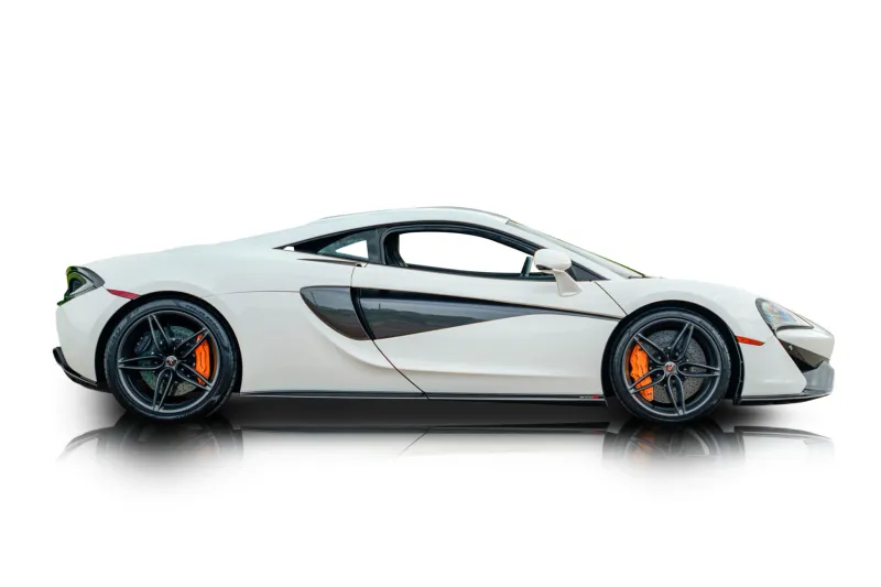 An incredible side shot photo of aMcLaren 570S that you should buy.