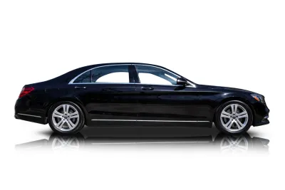 Passenger side photo of 2020 Mercedes-Benz S560