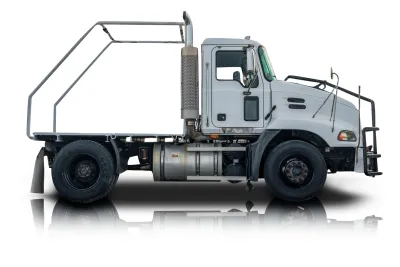 Passenger side photo of 2007 Mack 600