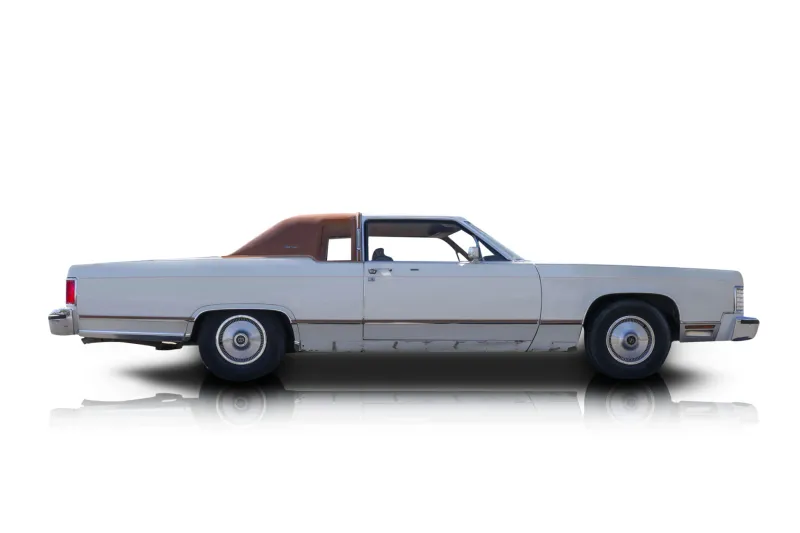 An incredible side shot photo of aLincoln Continental that you should buy.