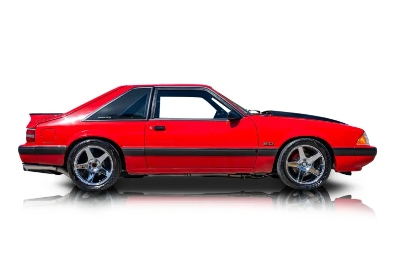 An incredible side shot photo of aFord Mustang that you should buy.