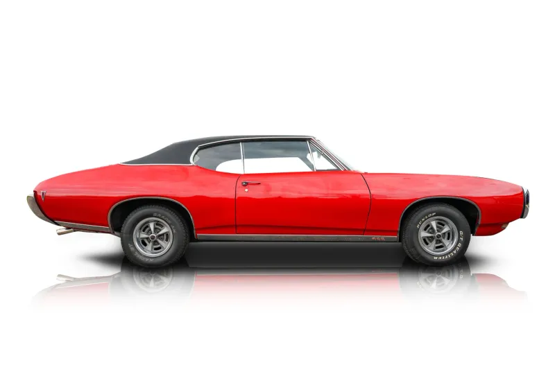 An incredible side shot photo of aPontiac LeMans that you should buy.