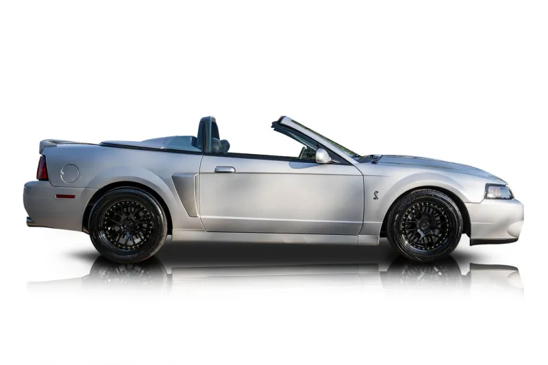 An incredible side shot photo of aFord Mustang that you should buy.