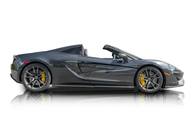 Passenger side photo of 2018 McLaren 570S