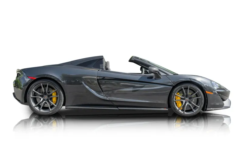 An incredible side shot photo of aMcLaren 570S that you should buy.