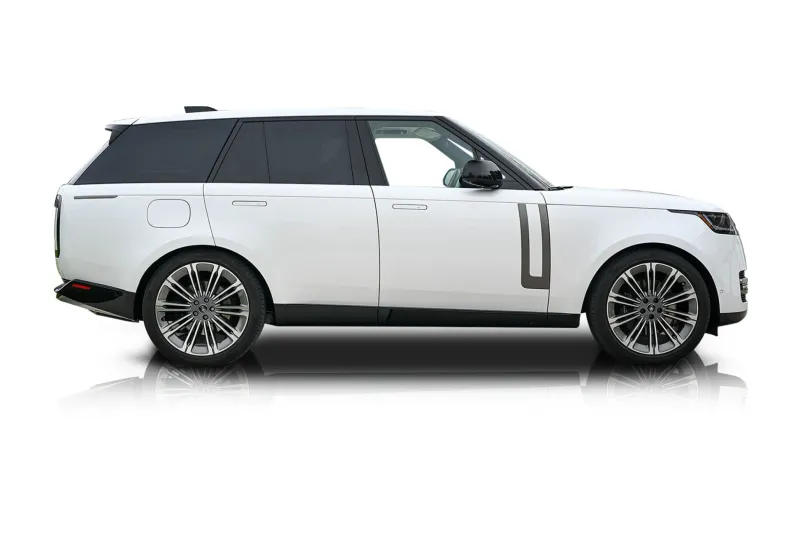An incredible side shot photo of aLand Rover Range Rover that you should buy.