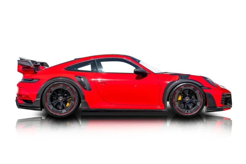 An incredible side shot photo of aPorsche 911 that you should buy.