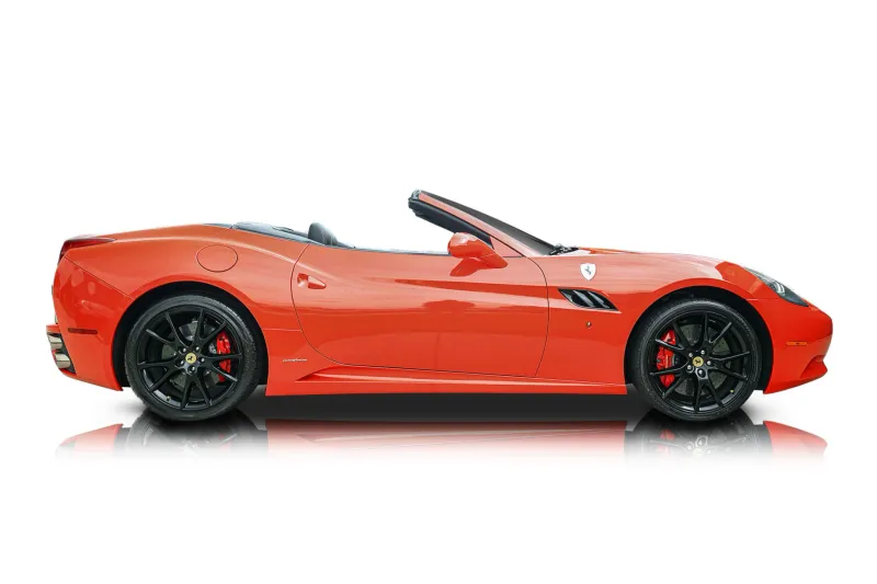 An incredible side shot photo of aFerrari California that you should buy.