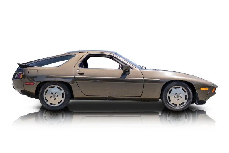 An incredible side shot photo of aPorsche 928 that you should buy.