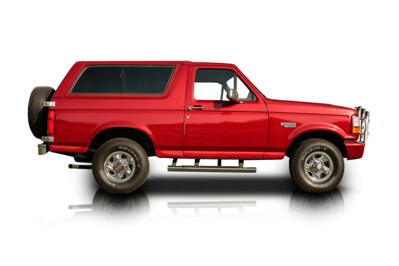 An incredible side shot photo of aFord Bronco that you should buy.