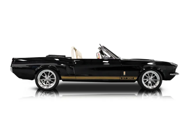 An incredible side shot photo of aFord Mustang that you should buy.