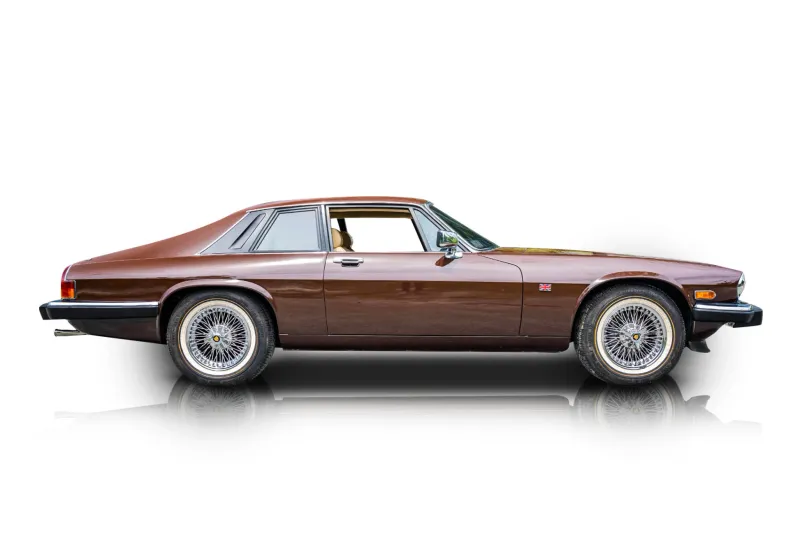 An incredible side shot photo of aJaguar XJS that you should buy.