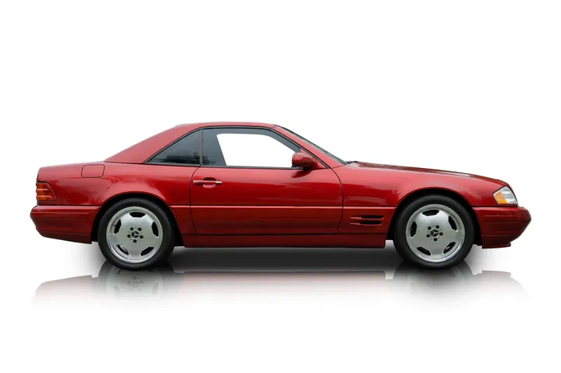 An incredible side shot photo of aMercedes-Benz SL500 that you should buy.