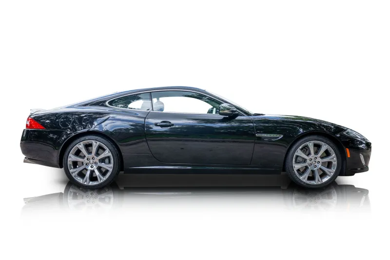 An incredible side shot photo of aJaguar XKR that you should buy.