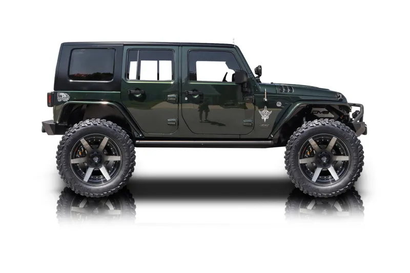 An incredible side shot photo of aJeep Wrangler that you should buy.