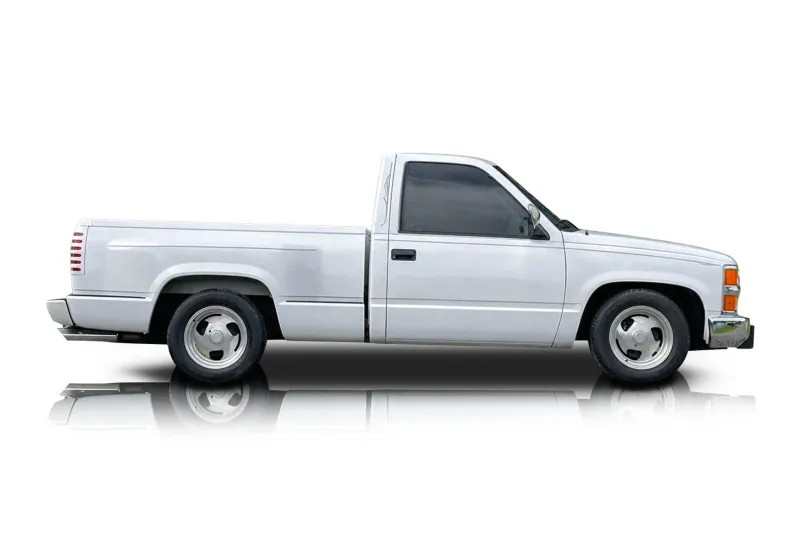 An incredible side shot photo of aChevrolet C1500 that you should buy.