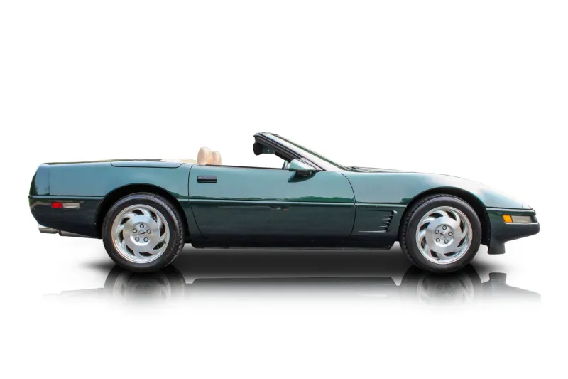 An incredible side shot photo of aChevrolet Corvette that you should buy.