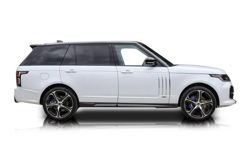 An incredible side shot photo of aLand Rover Range Rover that you should buy.