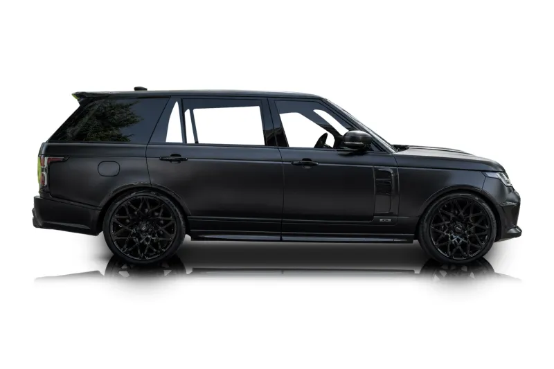An incredible side shot photo of aLand Rover Range Rover that you should buy.