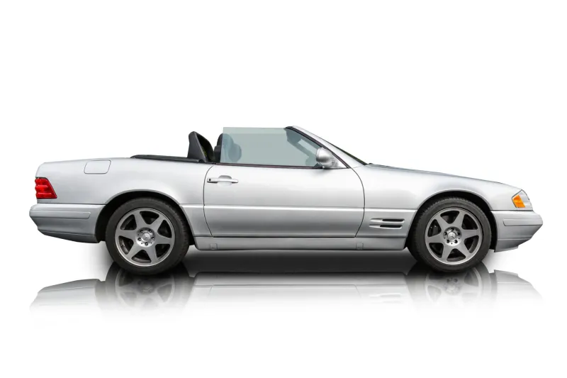 An incredible side shot photo of aMercedes-Benz SL500 that you should buy.