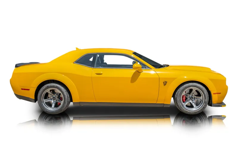 An incredible side shot photo of aDodge Challenger that you should buy.