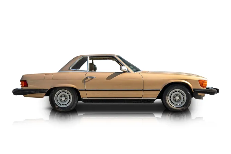 An incredible side shot photo of aMercedes-Benz 380SL that you should buy.