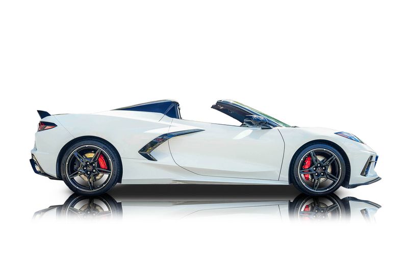 An incredible side shot photo of aChevrolet Corvette that you should buy.