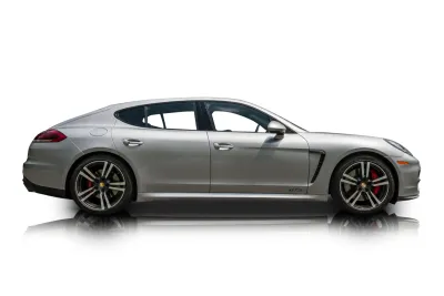 Passenger side photo of 2016 Porsche Panamera