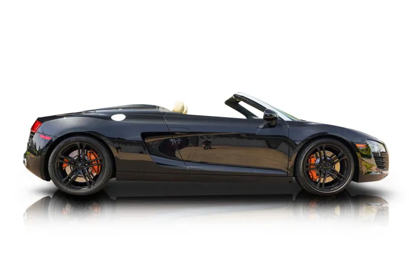 An incredible side shot photo of aAudi R8 that you should buy.