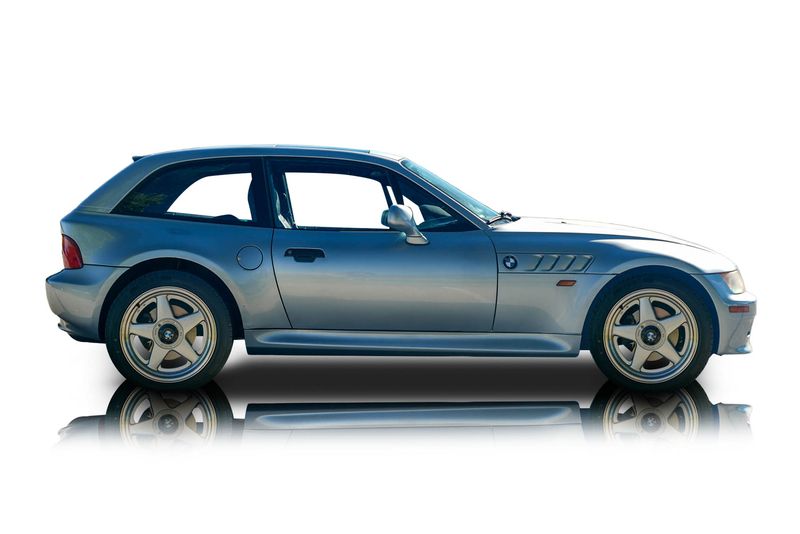 An incredible side shot photo of aBMW Z3 that you should buy.