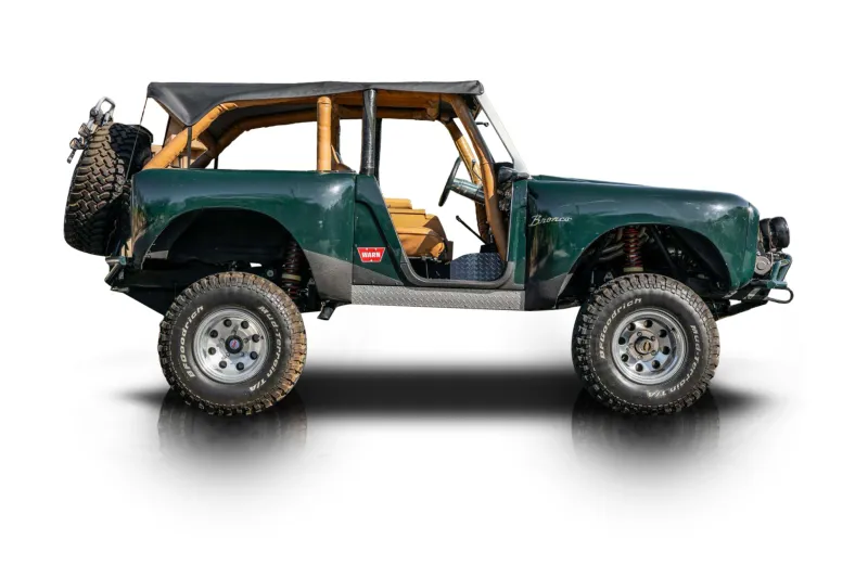 An incredible side shot photo of aFord Bronco that you should buy.