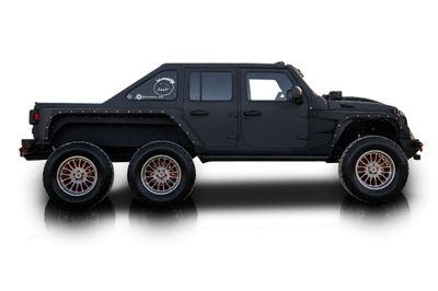 Passenger side photo of 2020 Jeep Wrangler