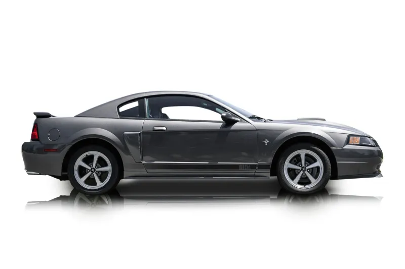 An incredible side shot photo of aFord Mustang that you should buy.