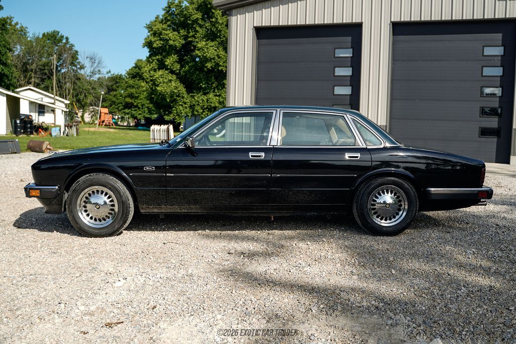 Jaguar XJ (XJ40)