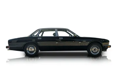 Passenger side photo of 1988 Jaguar XJ6