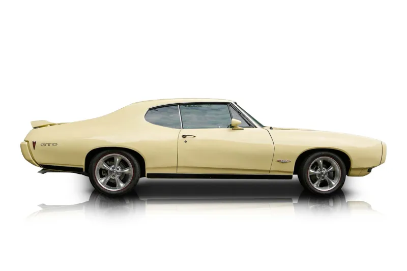An incredible side shot photo of aPontiac GTO that you should buy.