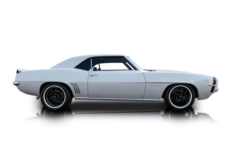 An incredible side shot photo of aChevrolet Camaro that you should buy.