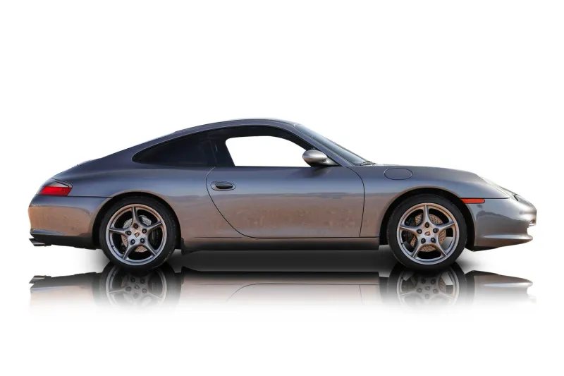An incredible side shot photo of aPorsche 911 that you should buy.