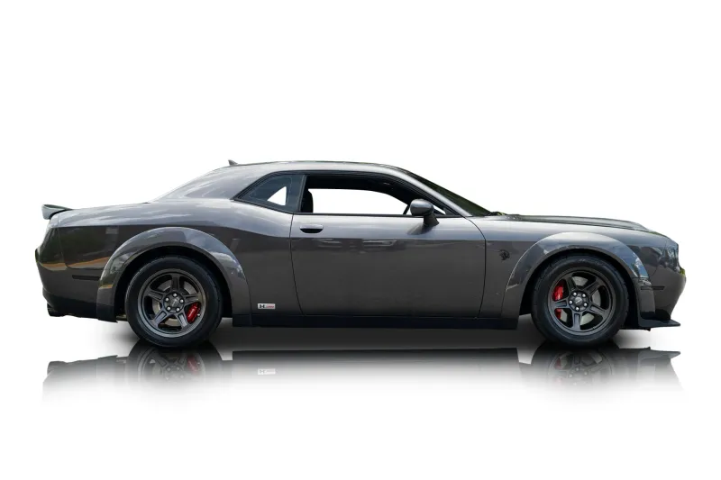 An incredible side shot photo of aDodge Challenger that you should buy.