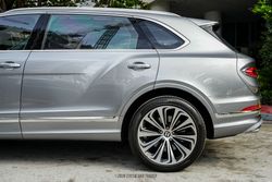 2024 Bentley Bentayga EWB Azure V8 for sale